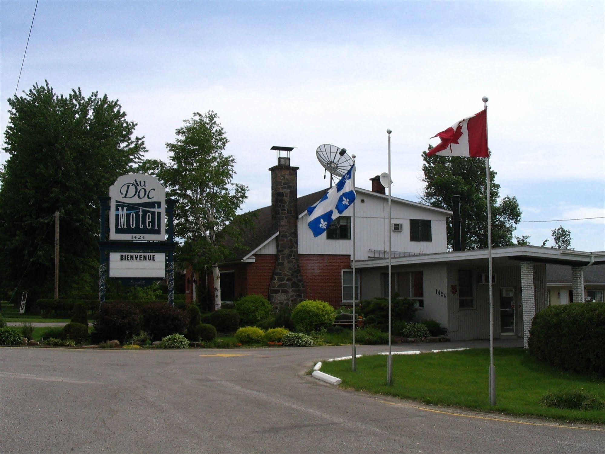 Au Doc Motel Repentigny Esterno foto