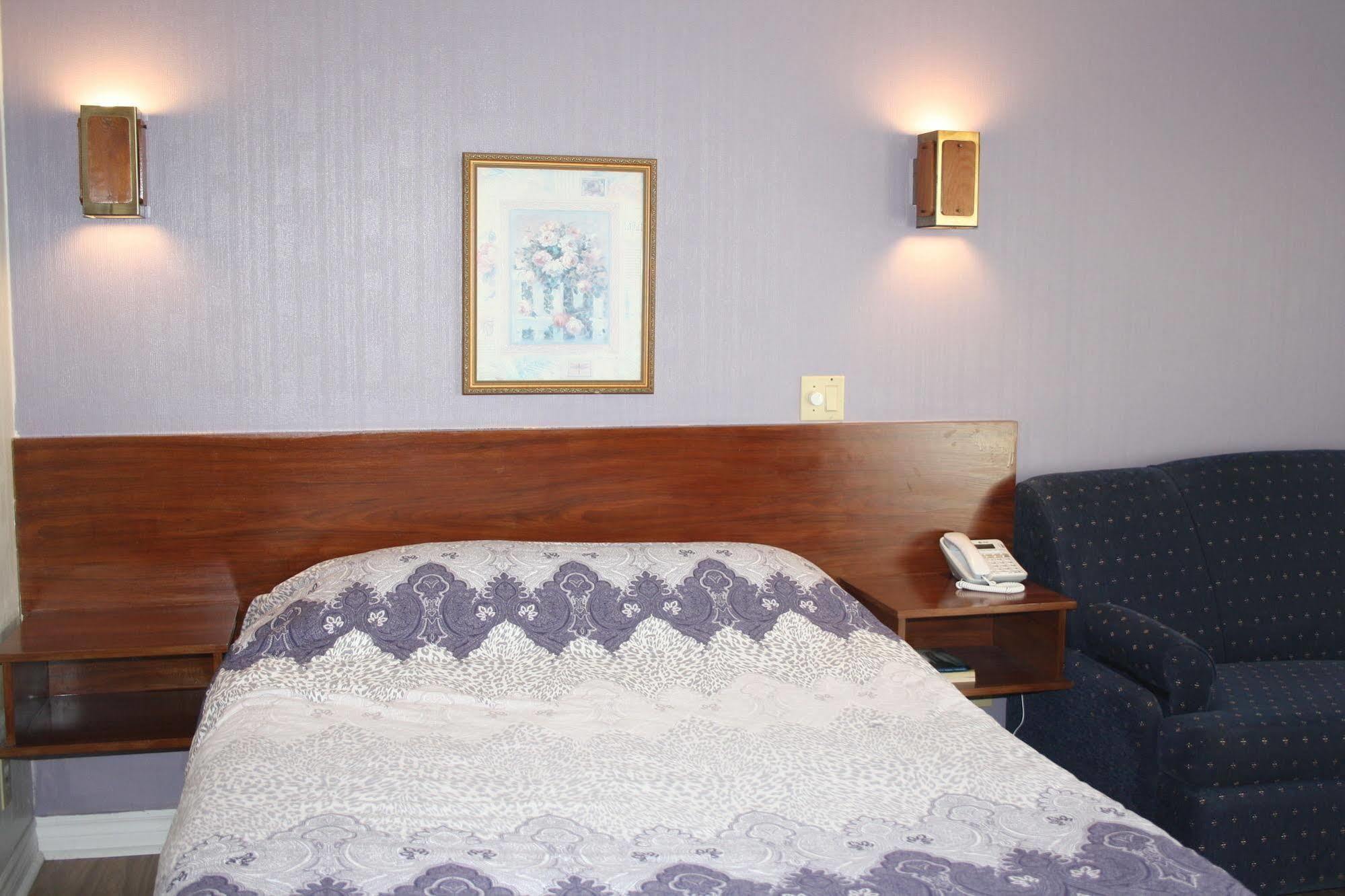 Au Doc Motel Repentigny Esterno foto
