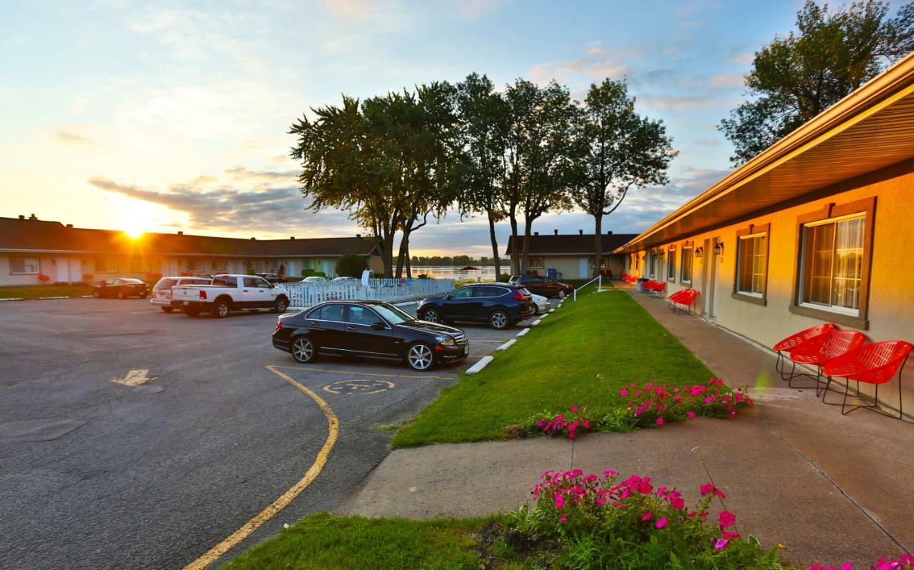 Au Doc Motel Repentigny Esterno foto